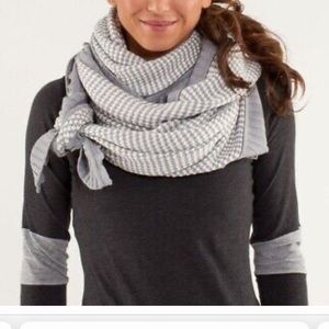 Lululemon scarf